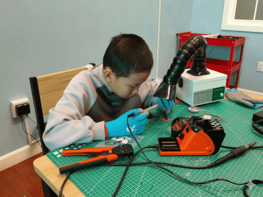 EP Level 5 engineering class for kids in Boston