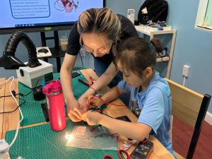 EP4 Classroom: Designing a Knob-Controlled Lamp and Discovering How Electricity Works